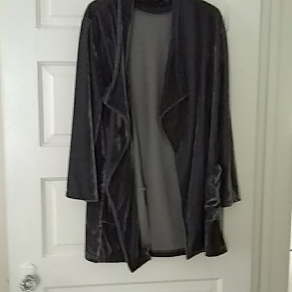 Clothes - Picture 8 of 8